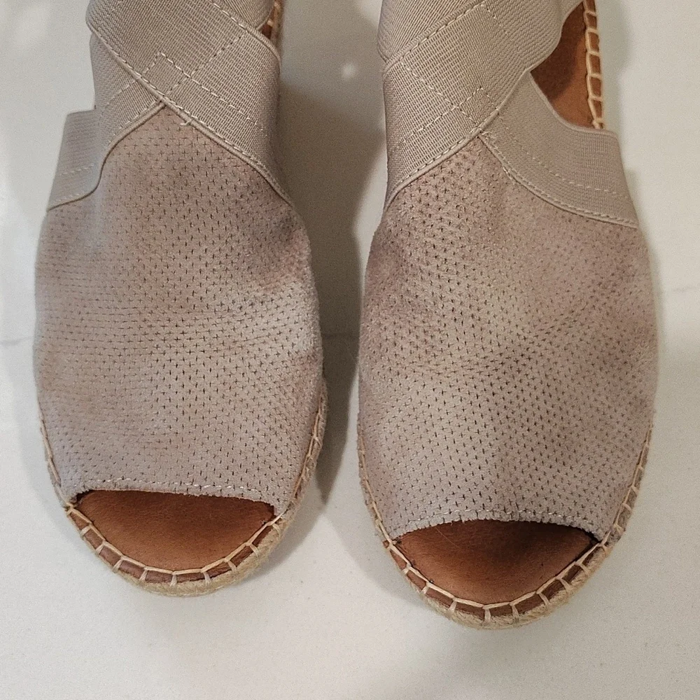 Gentle Souls Kenneth Cole Colleen Wedge Sandals Tan Neutral Sz 7 Minimalist
